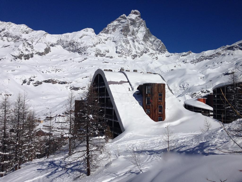 House Cervinia Apartments เบรยล์-แชร์วิเนีย ภายนอก รูปภาพ