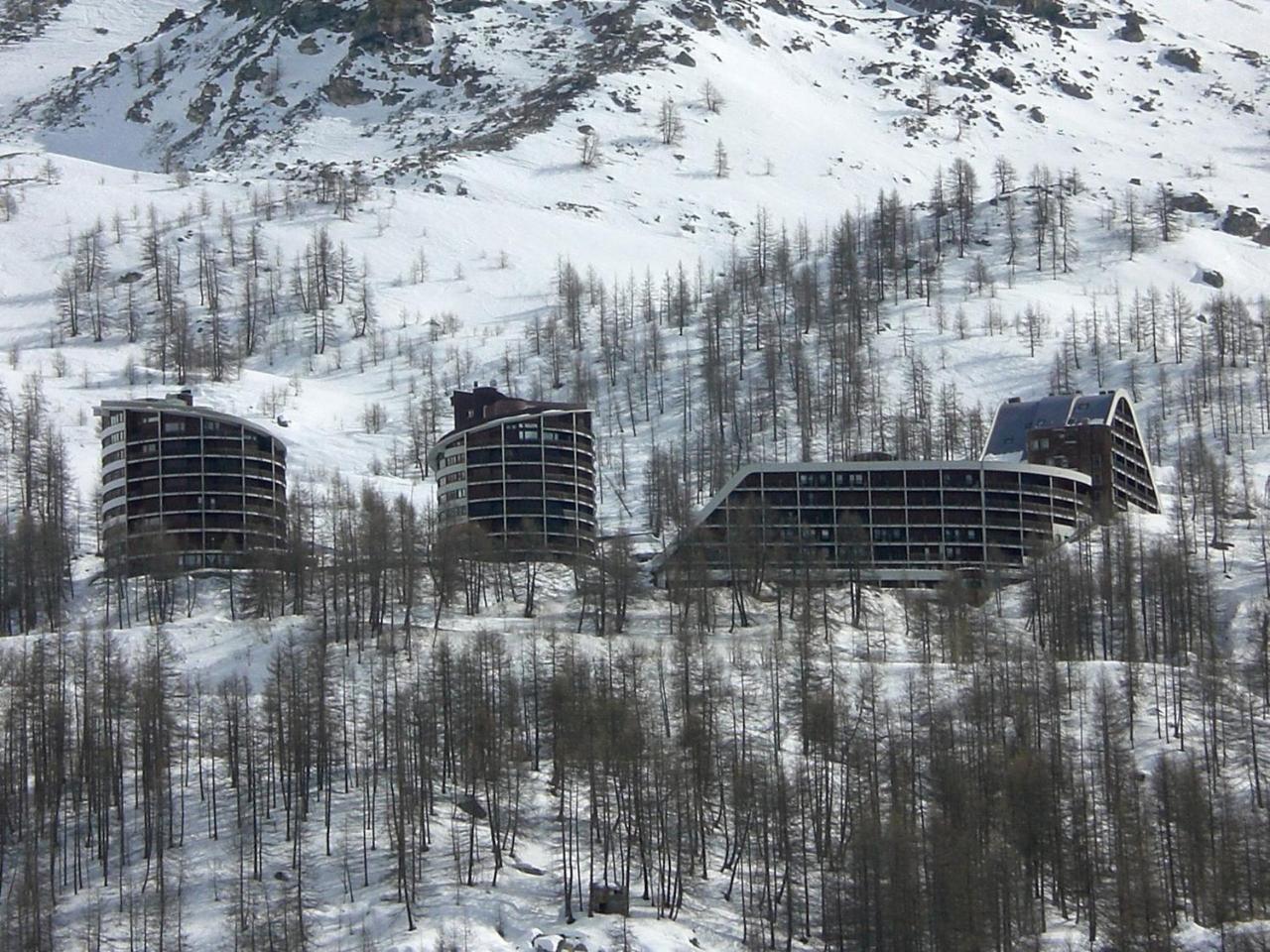 House Cervinia Apartments เบรยล์-แชร์วิเนีย ภายนอก รูปภาพ