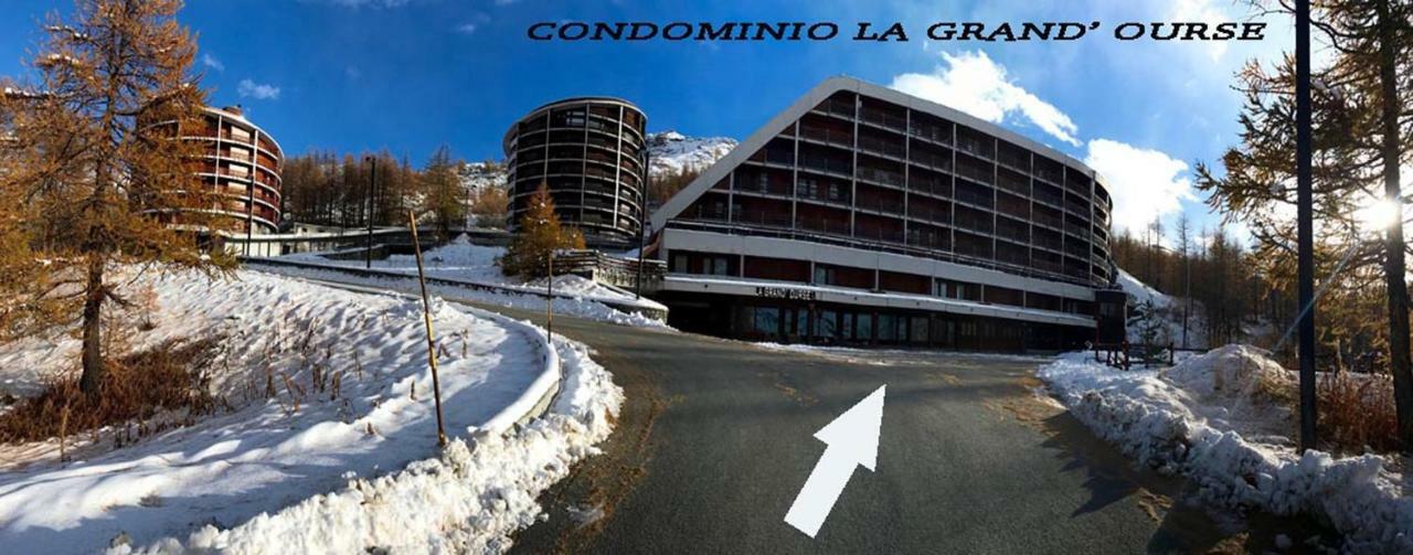 House Cervinia Apartments เบรยล์-แชร์วิเนีย ภายนอก รูปภาพ
