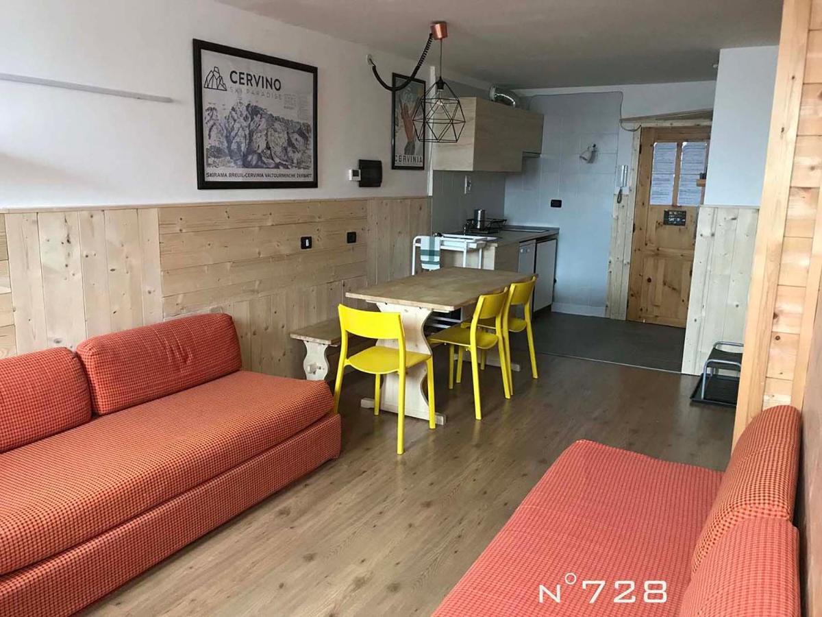 House Cervinia Apartments เบรยล์-แชร์วิเนีย ภายนอก รูปภาพ