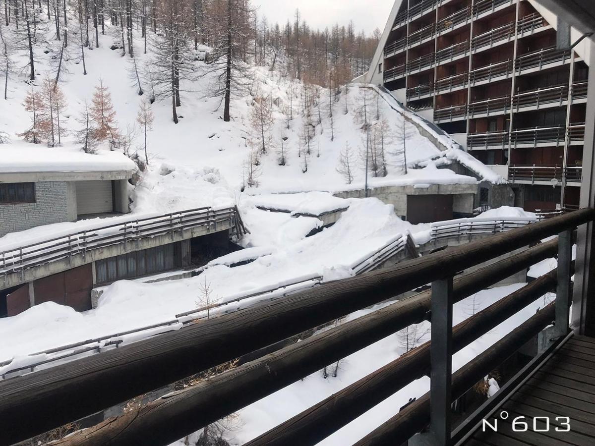 House Cervinia Apartments เบรยล์-แชร์วิเนีย ภายนอก รูปภาพ
