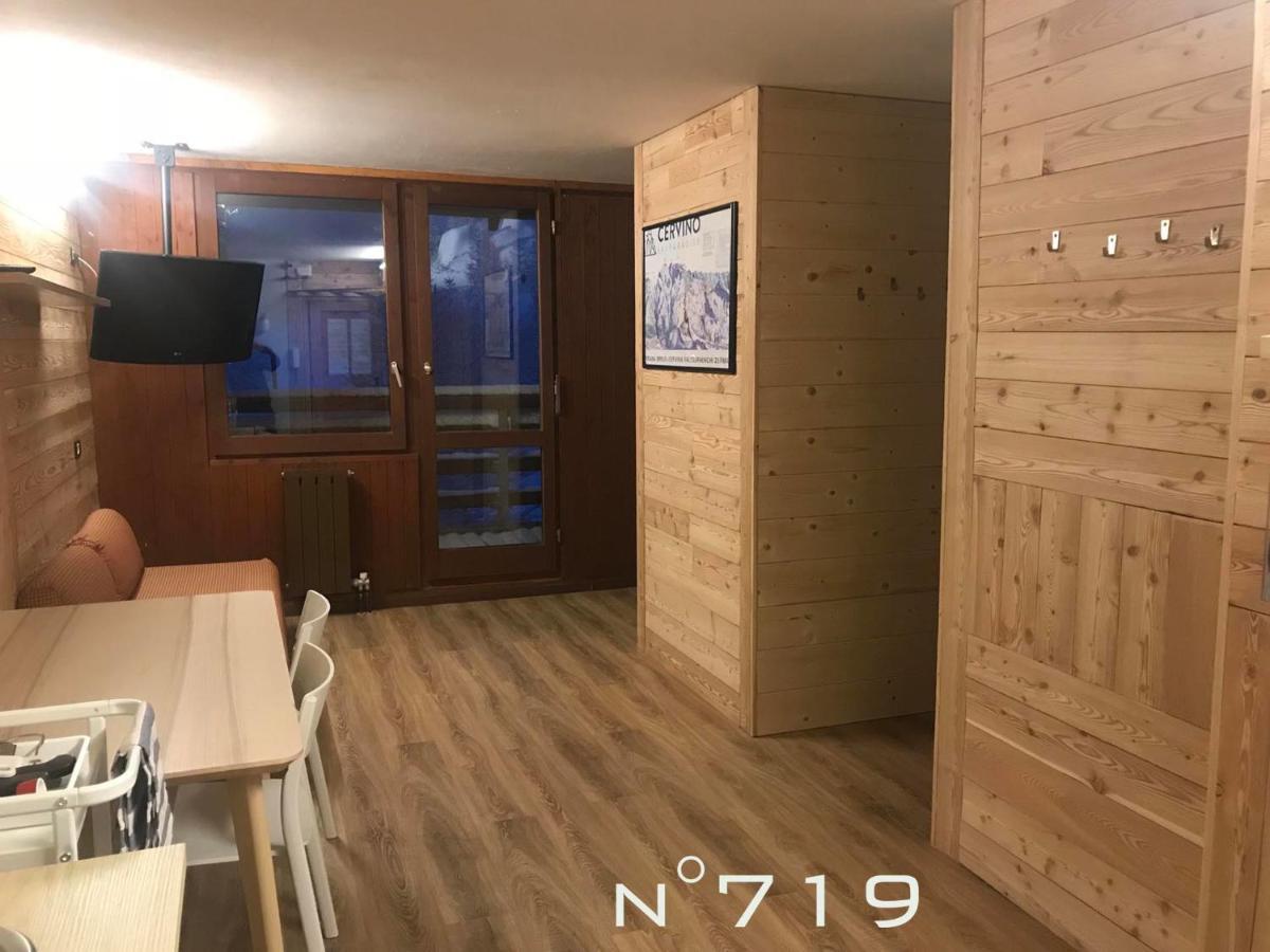 House Cervinia Apartments เบรยล์-แชร์วิเนีย ภายนอก รูปภาพ